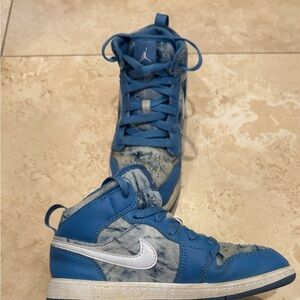 nike air jordan girls size 2